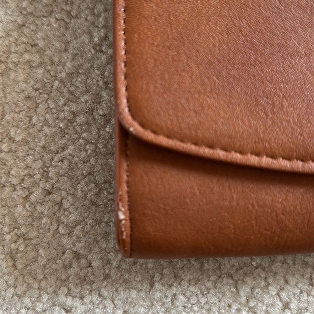 Universal Thread Crossbody - Picture 3 of 4